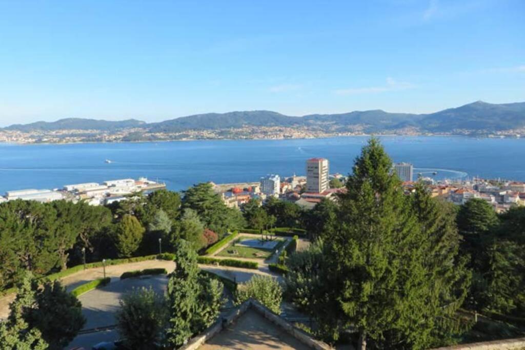 Espacioso Piso Con Garaje Cerca Del Centro De Vigo Exterior photo